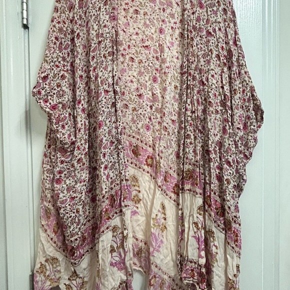 Angie Tops - Angie Pink and Cream Floral Kimono